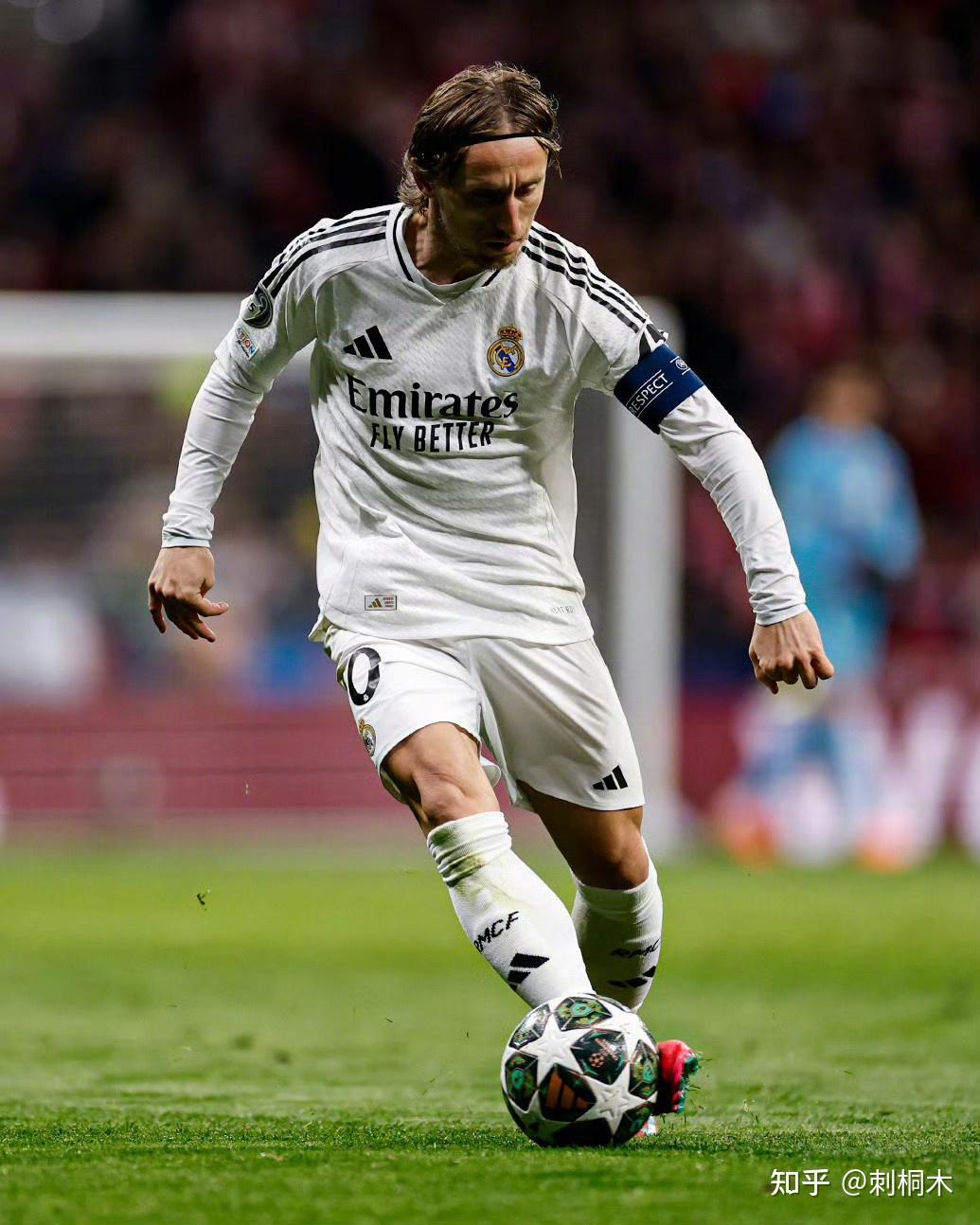 德转评年度最佳前锋：登贝莱、哈兰德、凯恩、姆巴佩入围