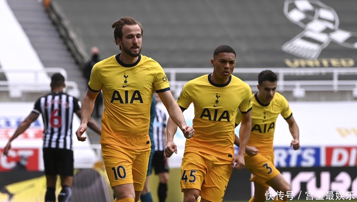 篮球篮网全队配合默契提升